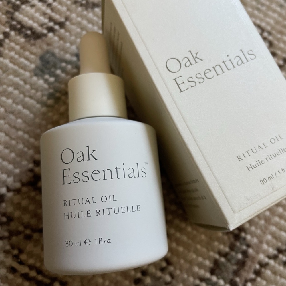 Oak Essentials Ritual Oil - Picture 3 of 3